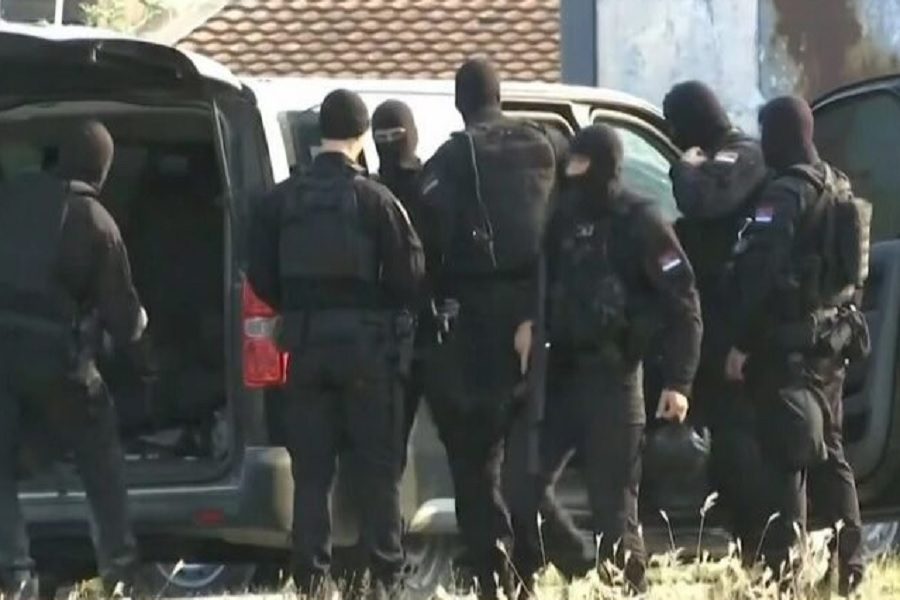 Polici serb i plagosur: Sulmuesi fillimisht ka qenë i buzëqeshur, pas kontrollit janë dëgjuar të shtëna