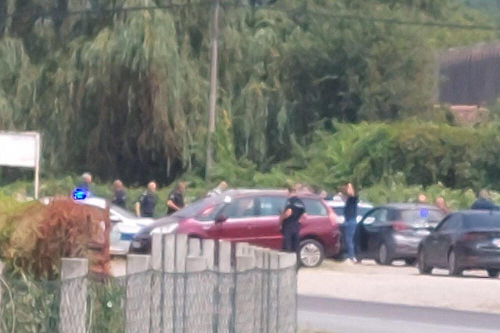 Vrasësi i policit serb thuhet se është vrarë në një rrugë të Loznicës, informatën për të e kishte dhënë një banor
