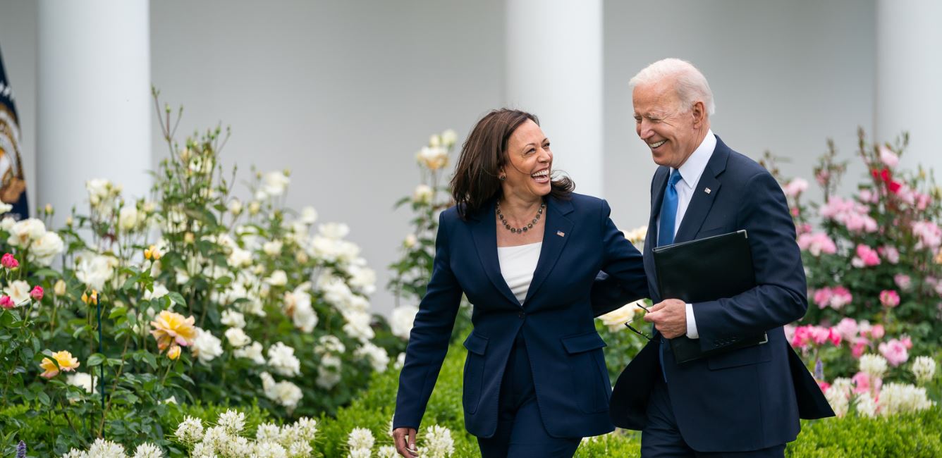 Pas tërheqjes, Biden ofron mbështetjen e tij që Kamala Harris të jetë kandidate për presidente