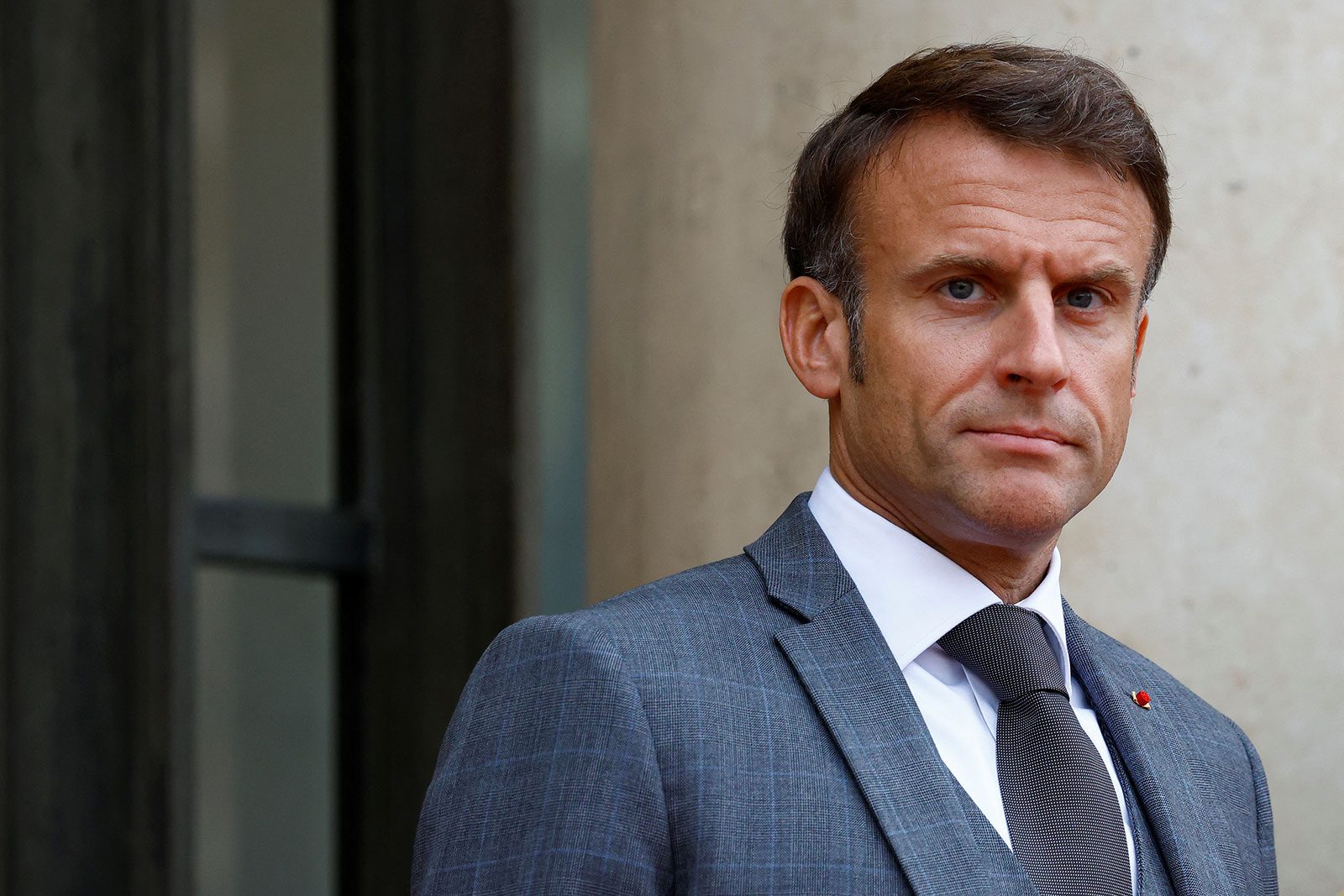 Macron u bën thirrje partive me “vlera republikane” ta formojnë Qeverinë e re