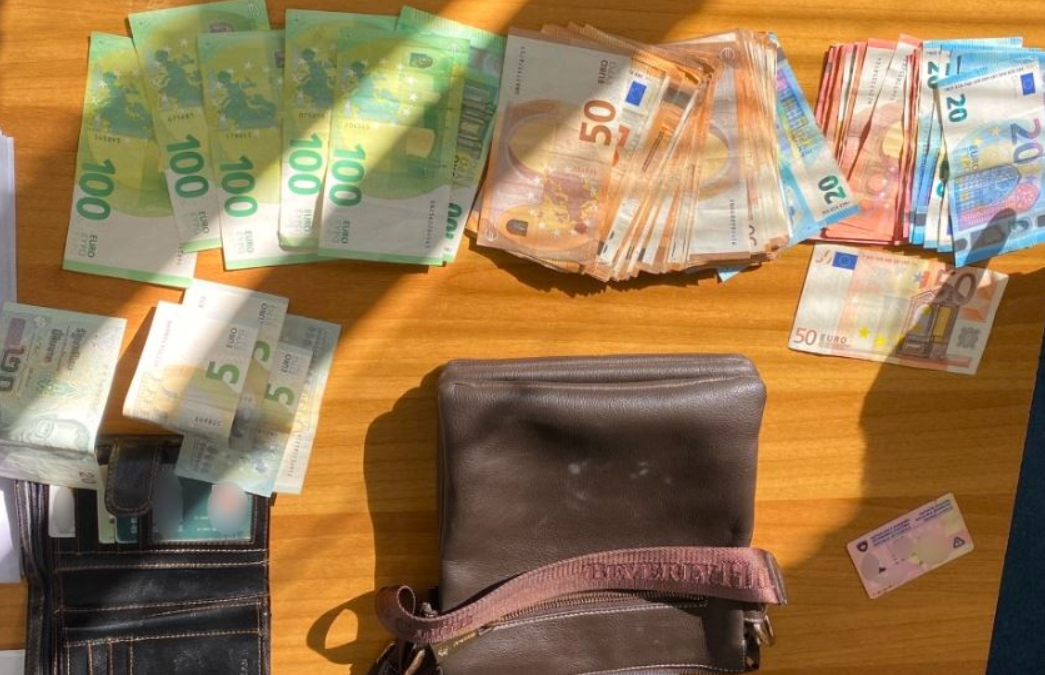 Qytetari në Pozheran e gjen një çantë me 7,500 euro brenda, e dorëzon në polici