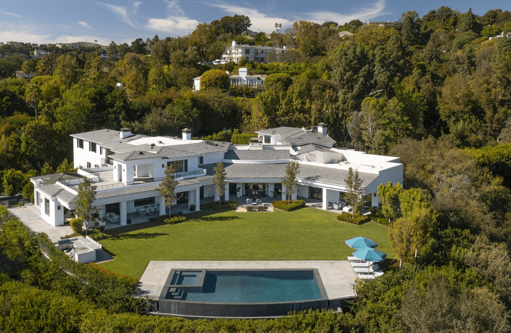 Ben Affleck dhe Jennifer Lopez zyrtarisht e listojnë për shitje shtëpinë e tyre