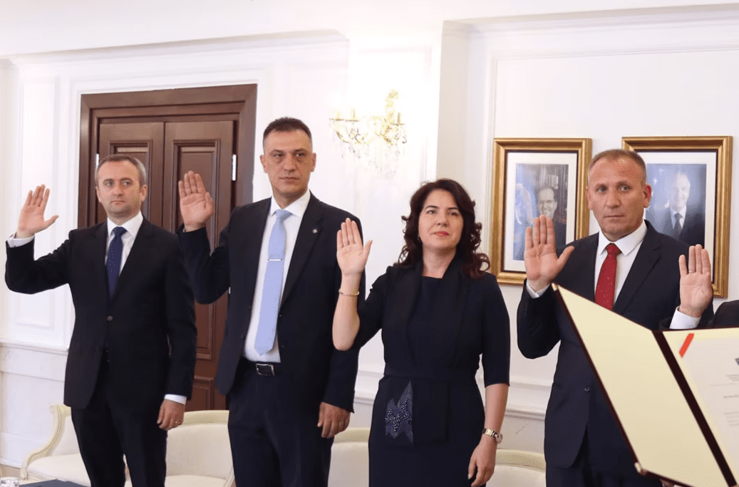 Ministria e Drejtësisë refuzon të emërojë gjykatësin serb të Kushtetueses për noter