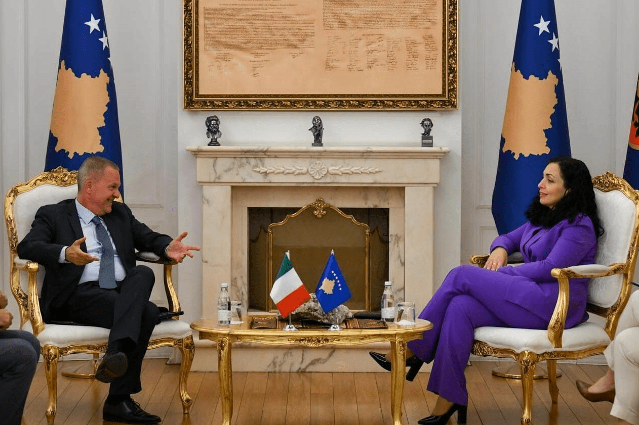 Osmani takohet me ambasadorin italian, flasin për masat e BE-së ndaj Kosovës