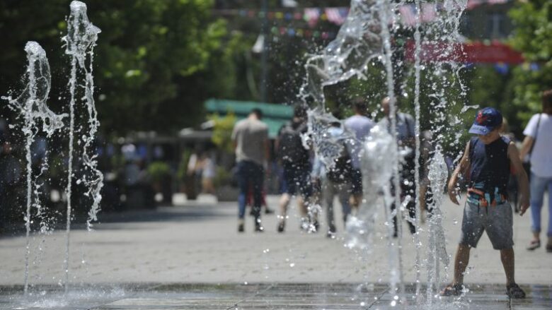 Temperatura ekstreme në Gjevgjeli të Maqedonisë së Veriut, arrijnë 45 gradë celcius