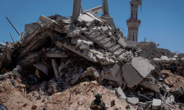 Izraeli godet nga ajri qytetin Rafah në Rripin e Gazës