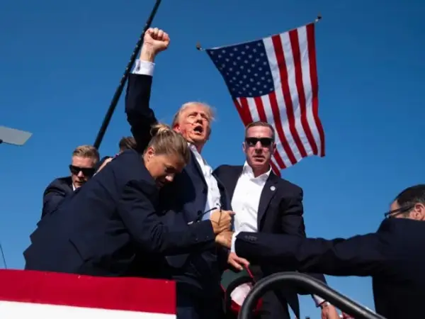 Një ditë pas atentatit ndaj tij, Trump mbërriti në Milwaukee për konventën e republikanëve
