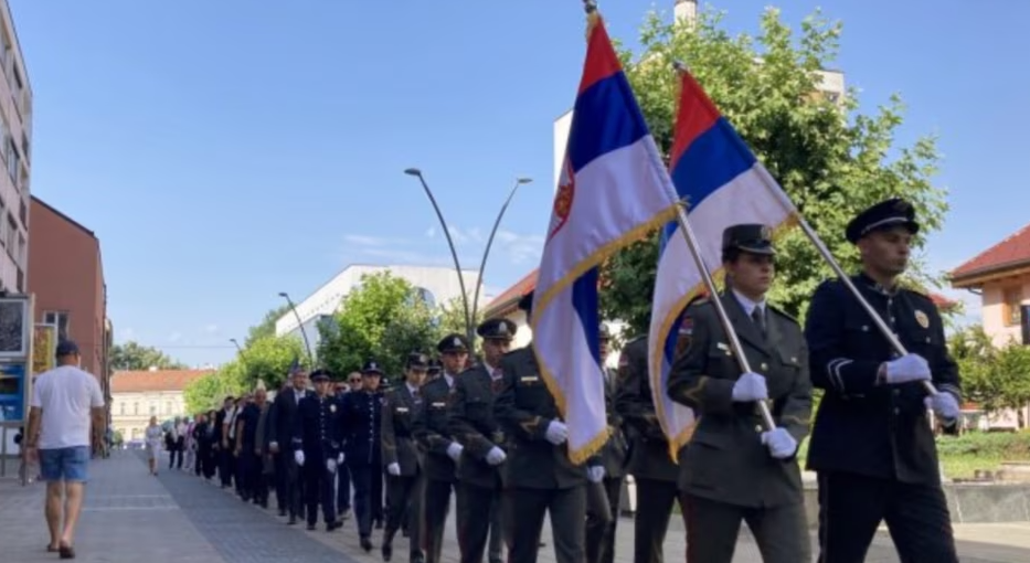 Ushtria serbe marshon nëpër Prijedor pa lejen e Presidencës së Bosnjës