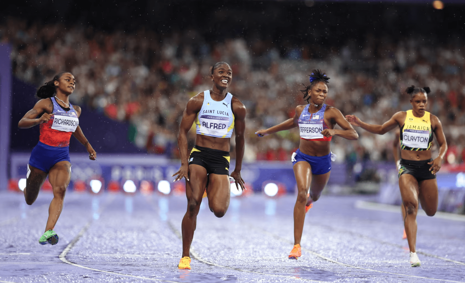 Julien Alfred fiton garën në vrapim 100 metra për gra, medalja e parë olimpike për Shën Lucia