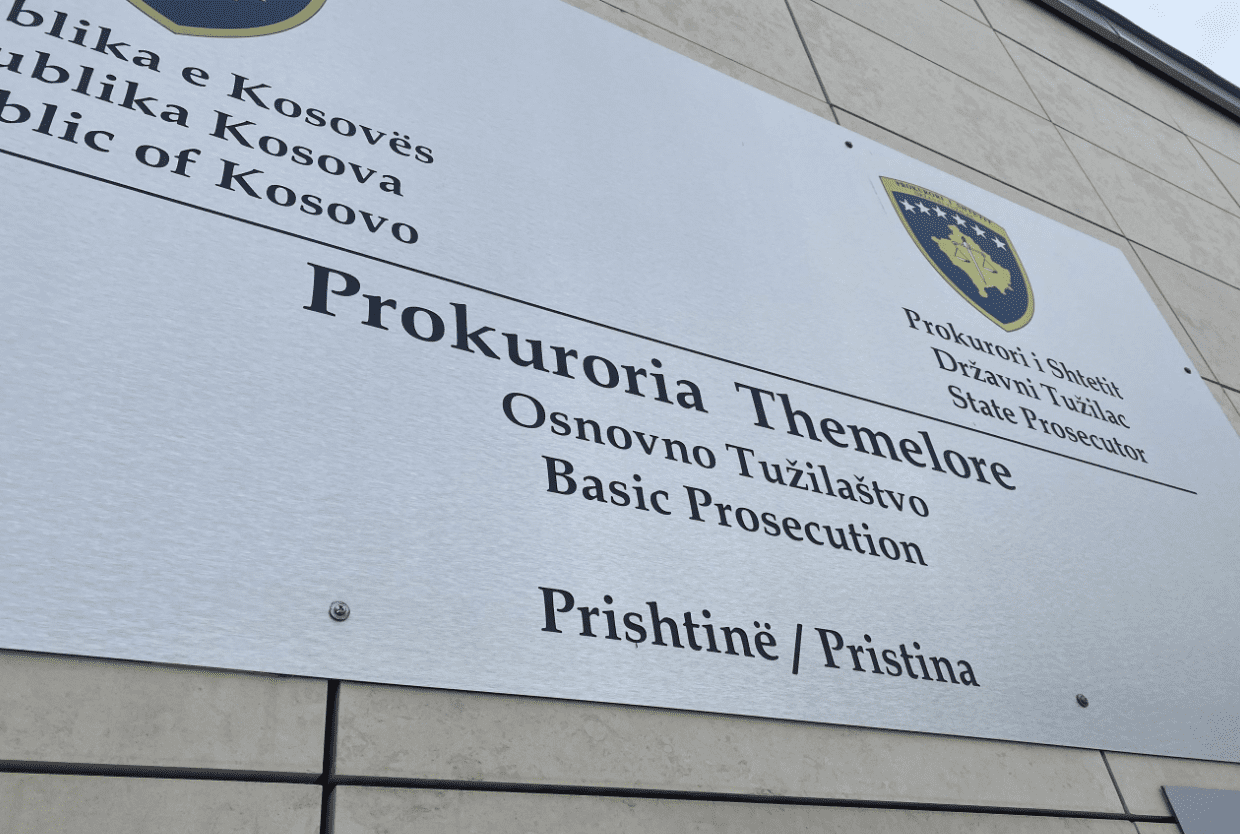Plagosja e gruas në Fushë Kosovë, Prokuroria thotë se ka kërkuar arrest shtëpiak për të pandehurin