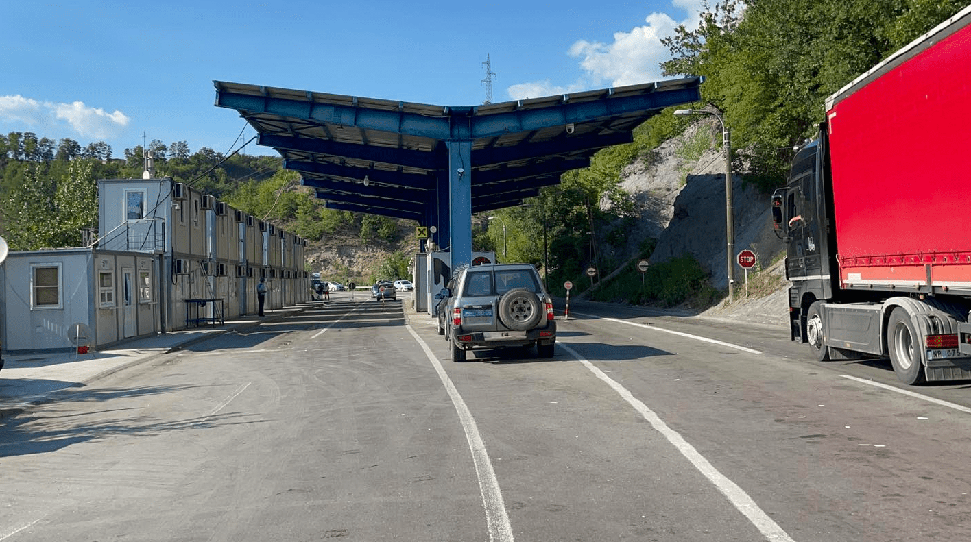 Ndalohet hyrja e furgonit të Postës së Serbisë në Kosovë