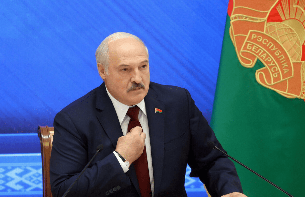 Lukashenko urdhëron përforcim kufiri me Ukrainën pas incidentit me dronë