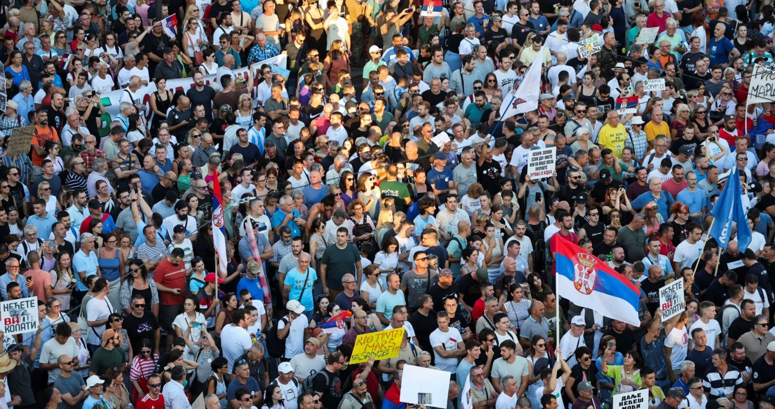 Protesta masive në Beograd kundër planeve për minierë të litiumit