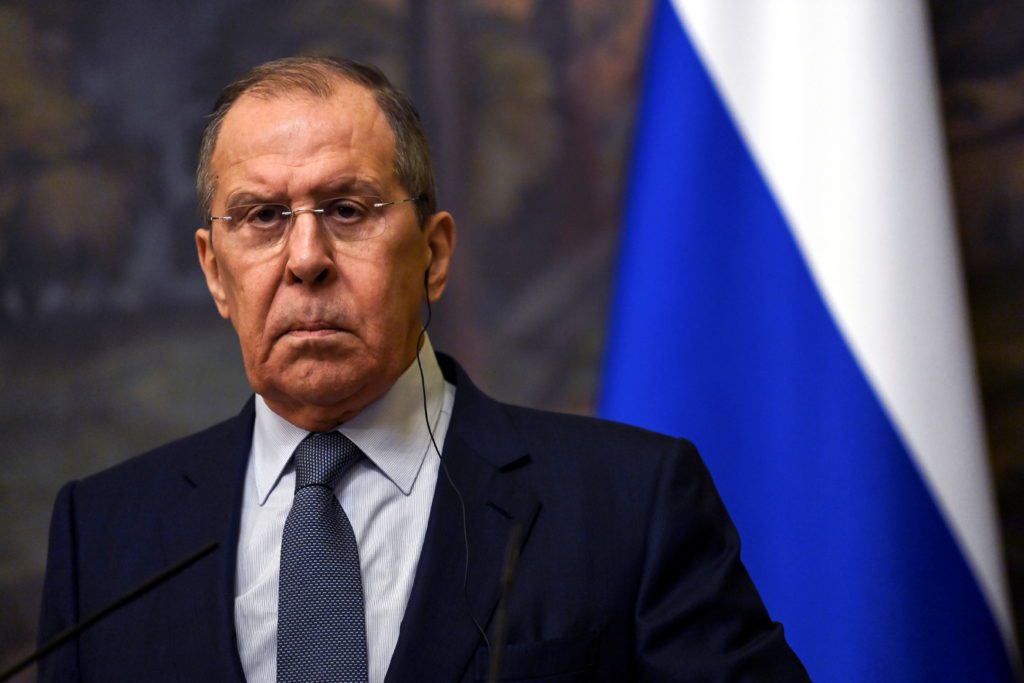 Lavrov: Rusia refuzon propozimin për forcën paqeruajtëse në Ukrainë