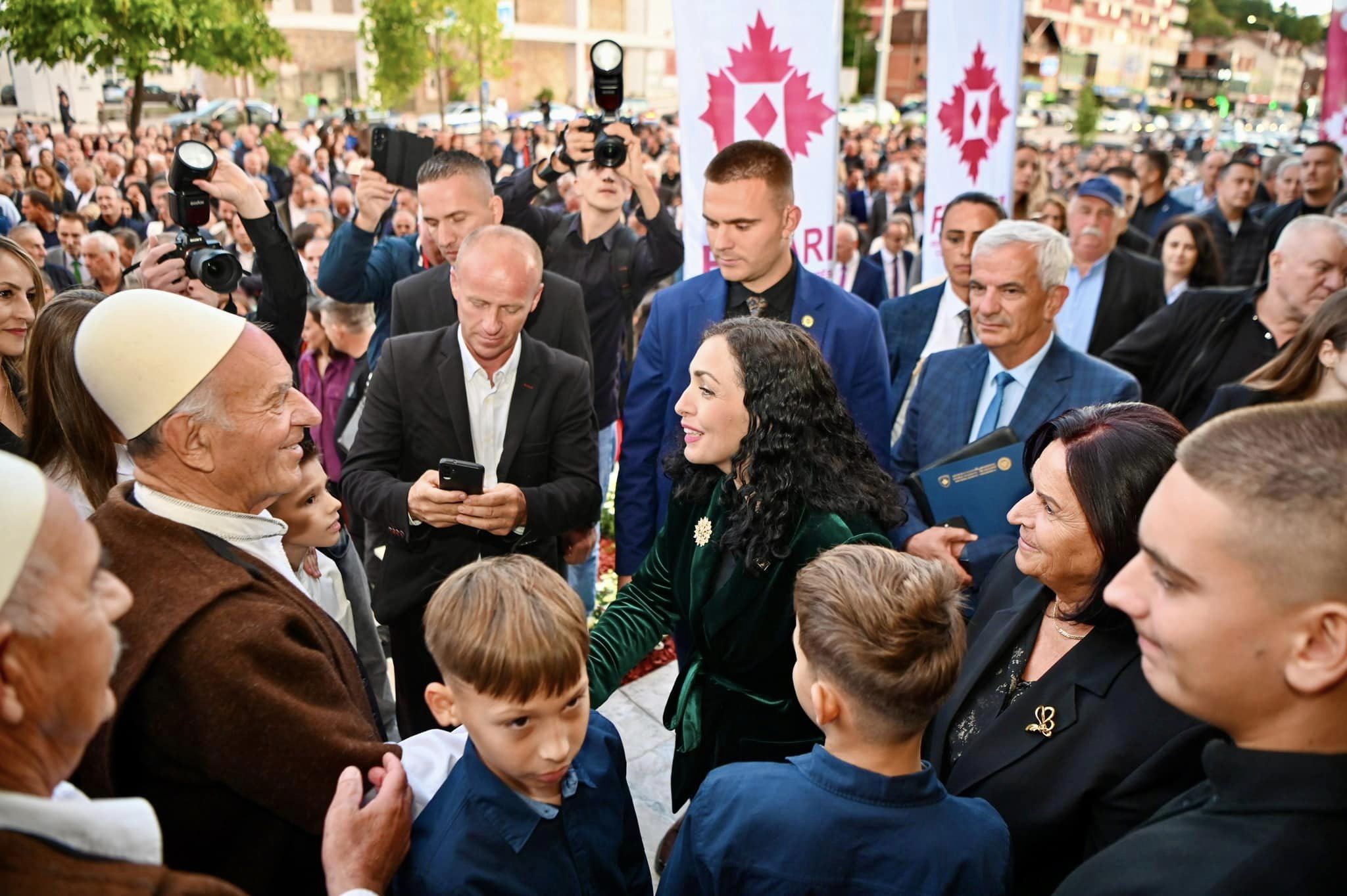 Osmani për Shtëpinë e Kulturës në Suharekë: Do të nderohet shteti dhe flamuri i Kosovës