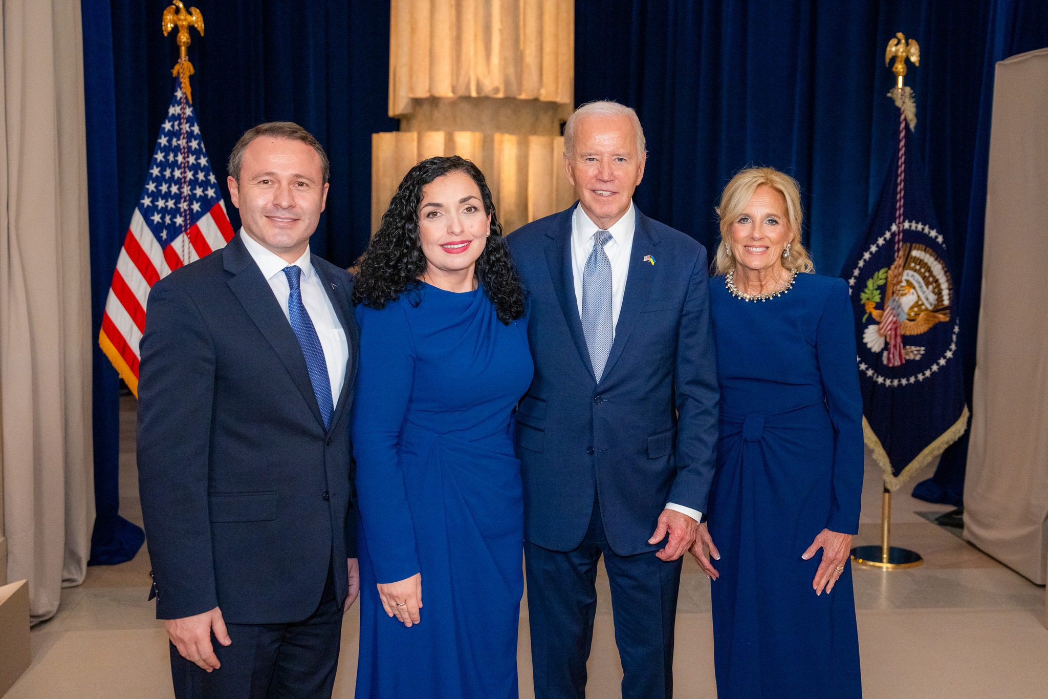 “Aleancë që qëndron në themelet e shtetit tonë” – Osmani publikon foto me Presidentin Biden