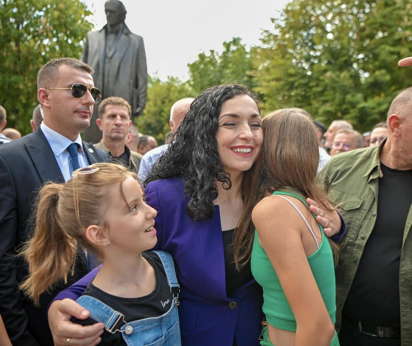 Shtatorja e Rugovës në Podujevë, Osmani ndanë fotografi nga ceremonia