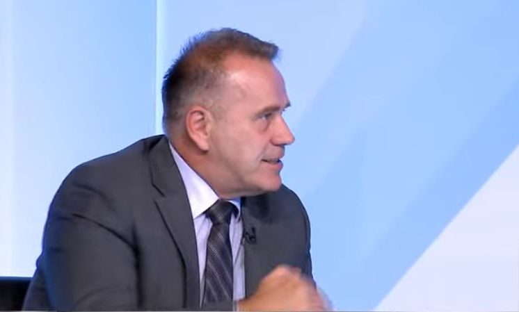 Arifi: Mashtrimet që po i shiten sot popullit të Kosovës nuk ka pasur shanse t’u shiten në vitet e 90-ta