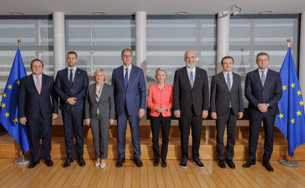 Takohen liderët e Ballkanit Perëndimor, në fotografi bashkë Kurti e Vuçiqi