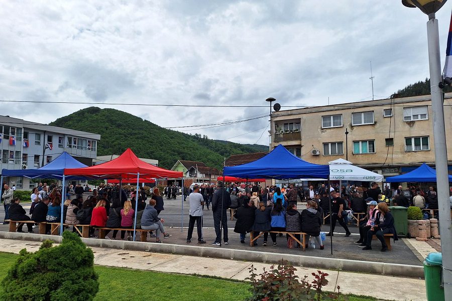 Serbët e Zubin Potokut protestojnë sot