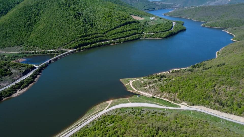 Sasia e lartë e manganit në Badoc, uji ende nuk po përdoret për pije