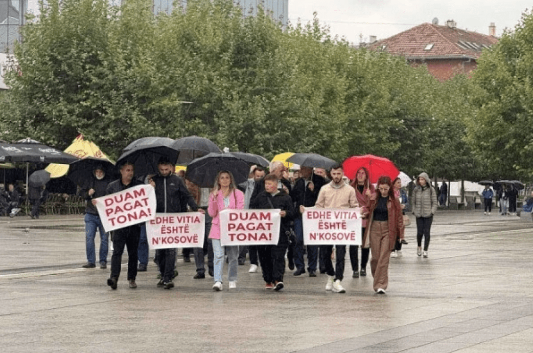 Protestojnë mësimdhënësit e Vitisë, Jasharaj: Do të hyjnë në grevë