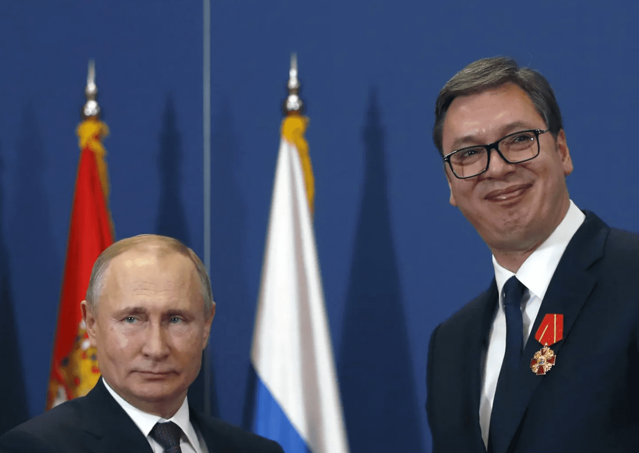 Vuçiq përsërit se Serbia s’do ta sanksionojë Rusinë teksa falënderon Putinin për gazin rus