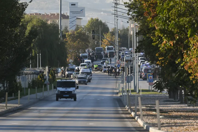 Sulm terrorist në kompaninë turke të mbrojtjes, raportohen viktima dhe të plagosur