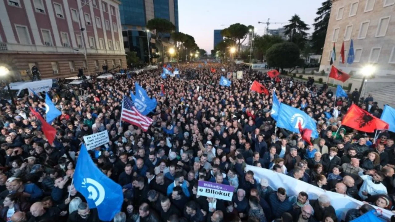 Çfarë pritet të ndodhë sot në protestën e opozitës në Shqipëri?