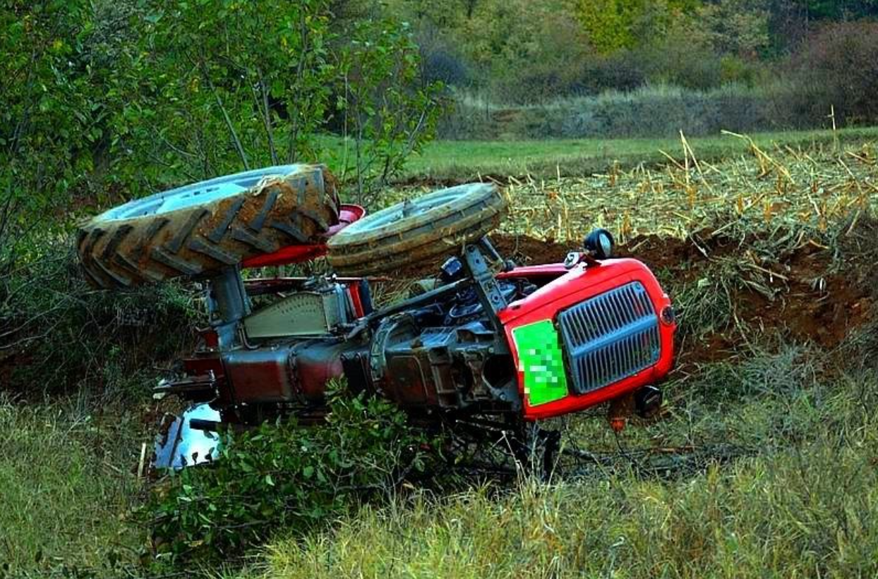 Burri në Vushtrri vdes pasi u rrokullis me traktor