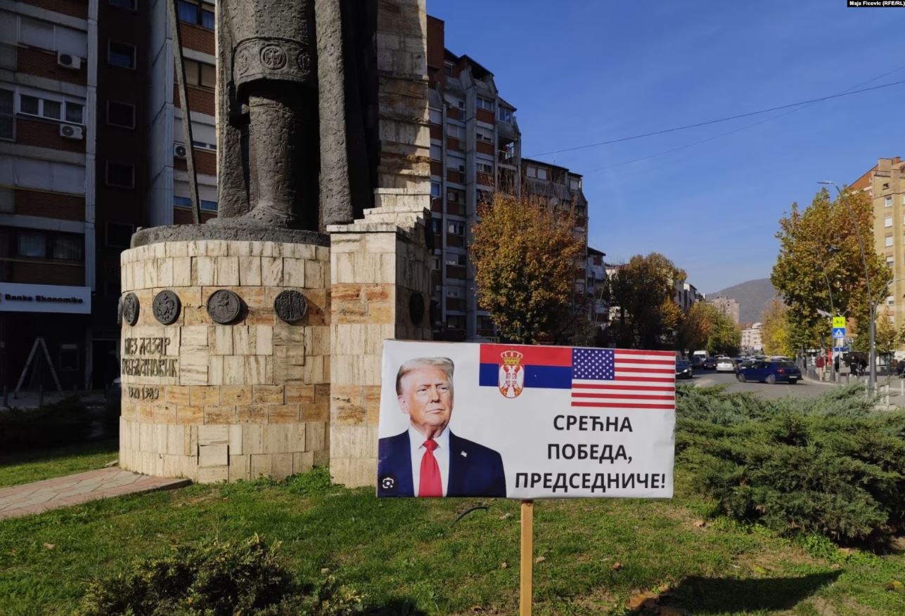 “Urime fitorja president”, në Mitrovicë të Veriut vendosen posterë ku urohet Trump për fitoren e tij