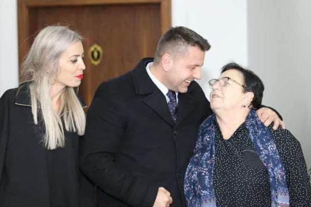 Deputetit Bekë Berisha i vdes nëna