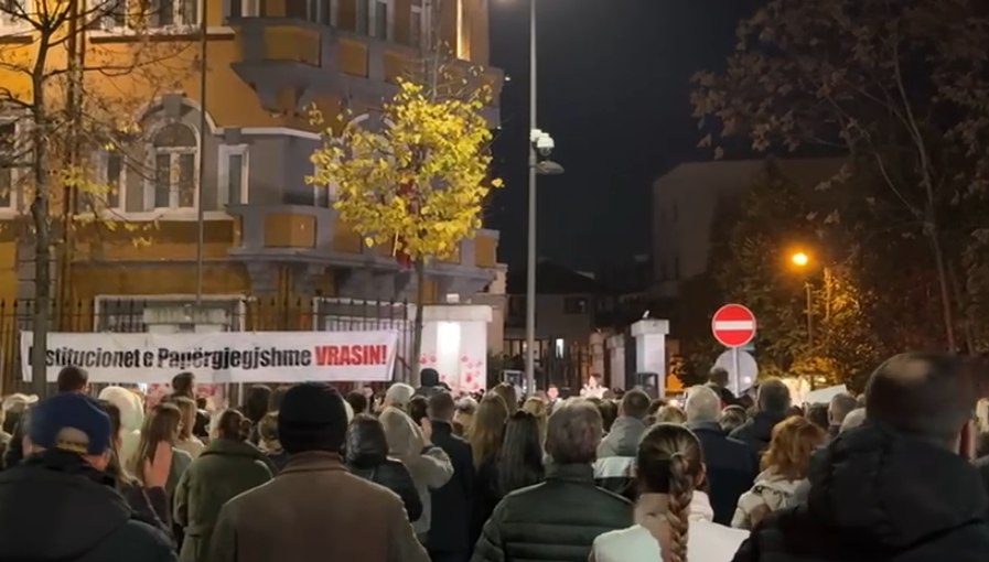 Protesta për vrasjen e 14-vjeçarit, gjyshi i Martinit: U dogjëm ne, të mos digjen dhe të tjerët