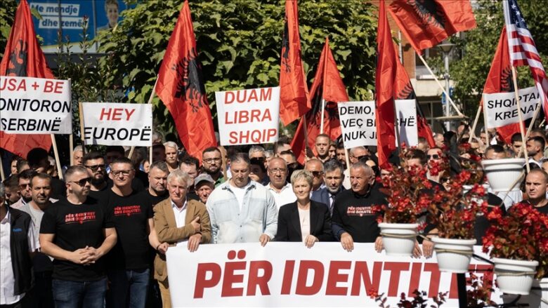 Shqiptarët e Luginës protestojnë kundër pasivizimit të adresave