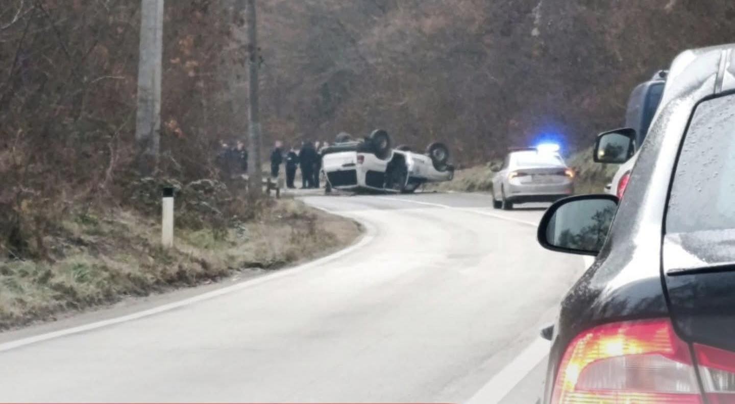 Pesë zyrtarë policorë të lënduar nga vetaksidenti në Varagë