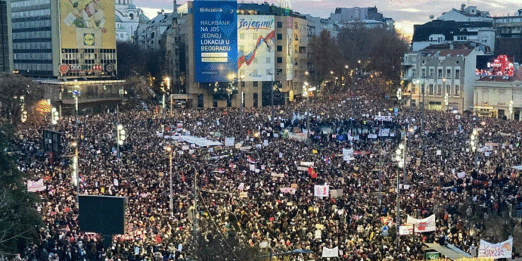 Vuçiq për protestat në Serbi: Nuk janë studentore, kanë mbështetje nga jashtë