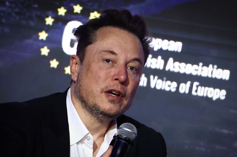 Elon Musk mund ta blejë klubin e Liverpool