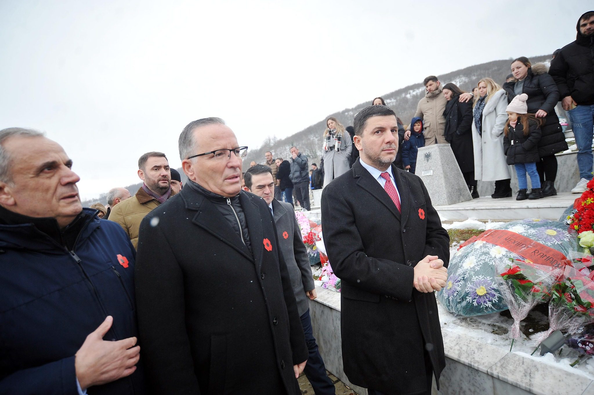 Bedri Hamza në Reçaku: Ne do ta ndërtojmë Memorialin e Gjenocidit në Kosovë