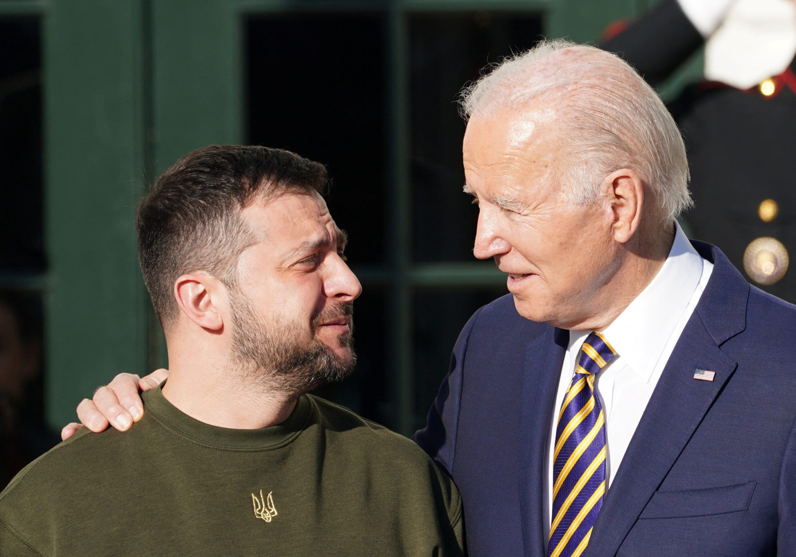 Administrata e Biden pritet të njoftojë ndihmë masive ushtarake për Ukrainën