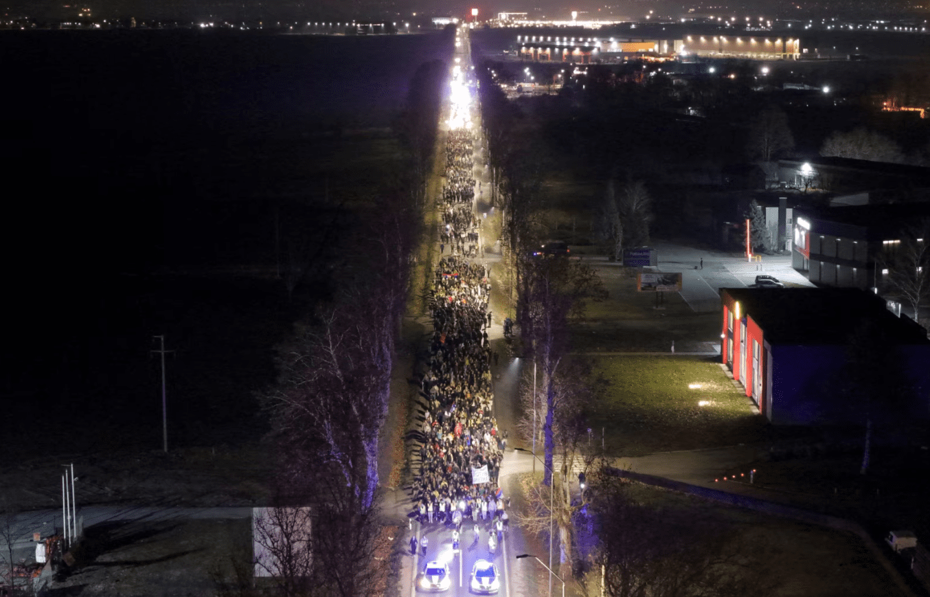 Studentët serbë vazhdojnë me protesta drejt Novi Sadit