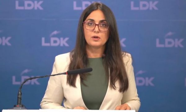 Lushaku-Sadriu: Me mësmin gjithëditor nuk zgjatet orari për mësimdhënësit