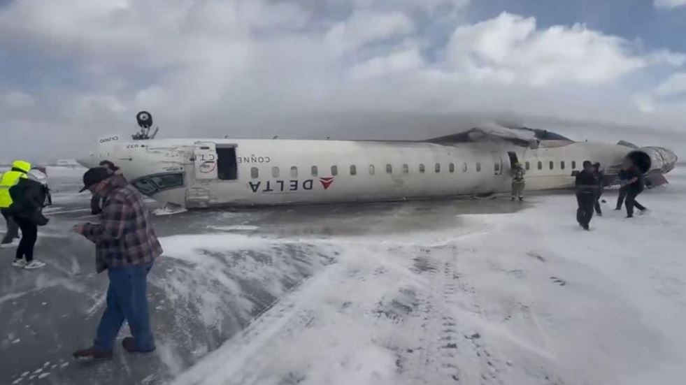 Rrokullisja e aeroplanit në Toronto, ja çfarë dihet deri më tani