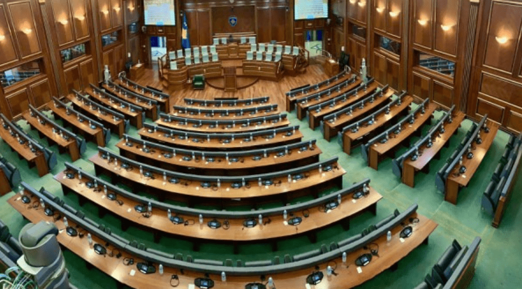 Cakolli tregon se si do të shpërndahen mandatet në Kuvend për komunitetin joshumicë