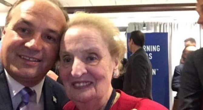 Tre vjet nga vdekja e Albright, kujtohet nga Hoxhaj: Populli i Kosovës s’do ta harrojë kurrë