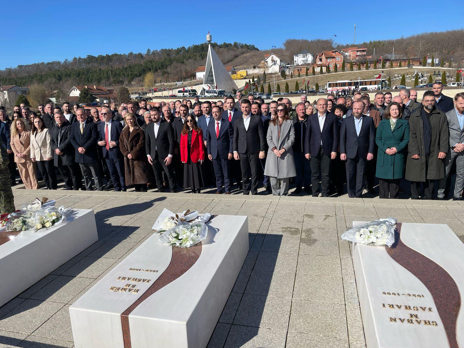 PDK bën homazhe në Prekaz