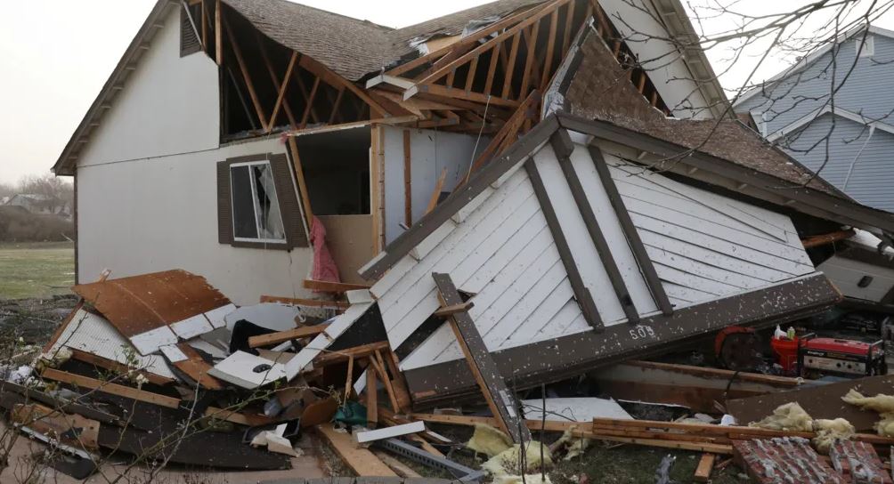 Të paktën 34 të vdekur nga tornadot në jug të SHBA