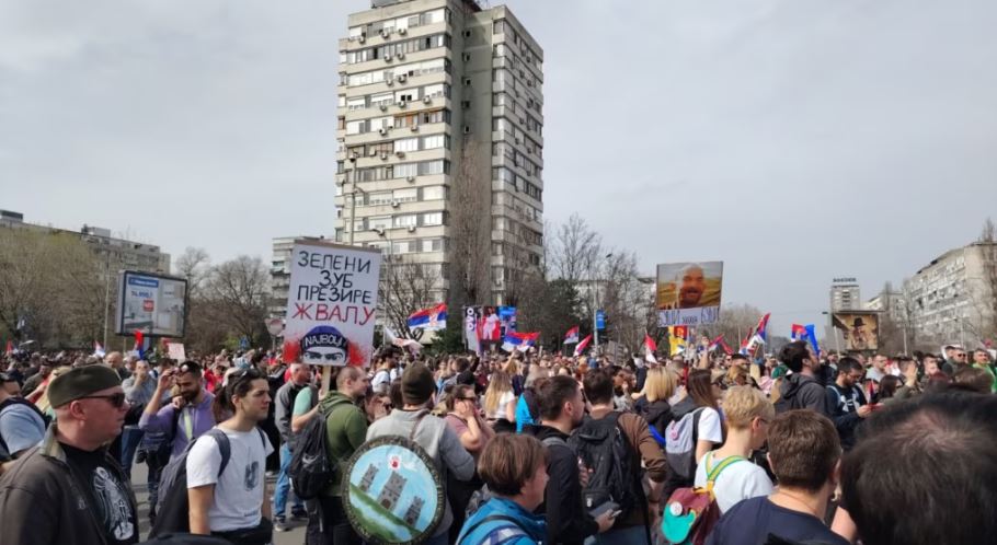 Studentët mbajnë 15 minuta heshtje