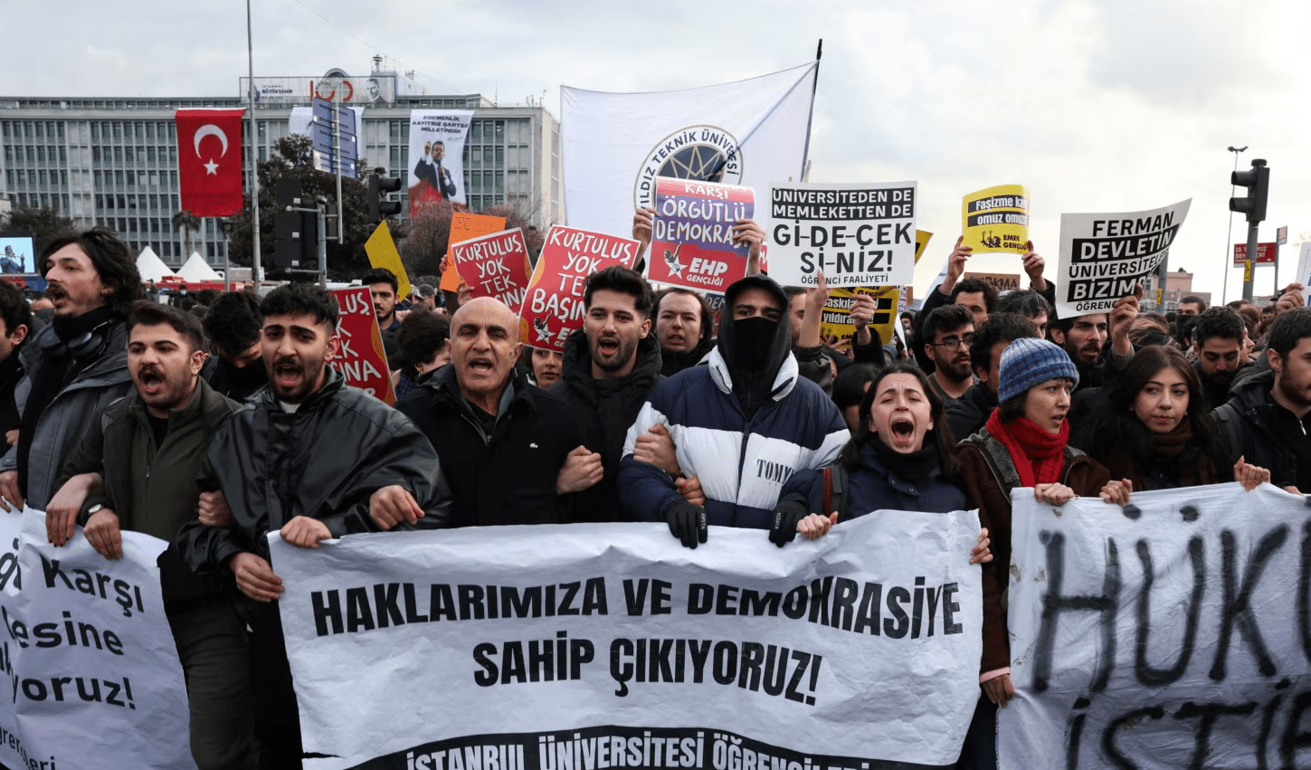 Qeveria turke e paralajmëron opozitën të mos bëjë thirrje për protesta, pas arrestimit të Imamoglut