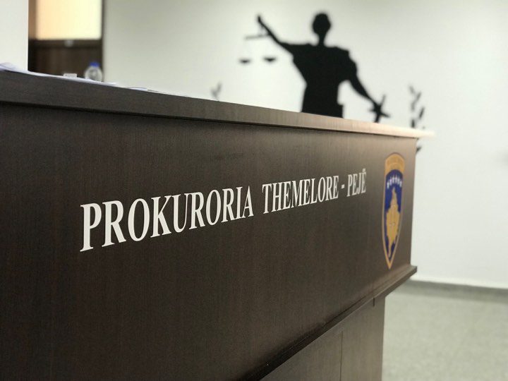 Arrestimi i dy zyrtarëve policorë, deklarohet Prokuroria e Pejës