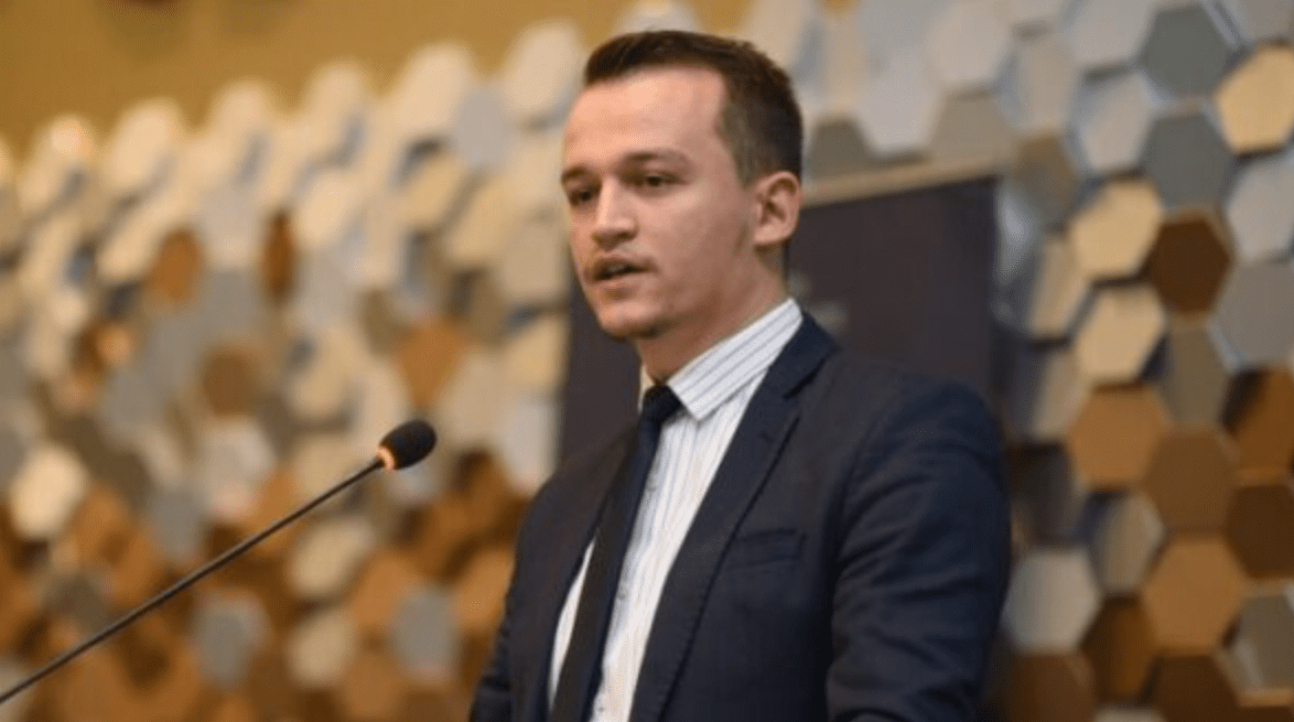 Cakolli: LVV nuk mundet e vetme ta çojë vendin në zgjedhje, por gjasat për zgjedhje janë reale